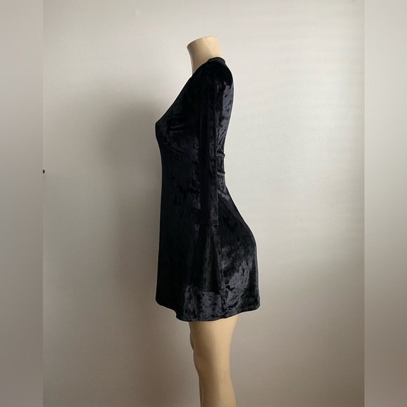 Hollister Black Velvet Bell Long Sleeves Mini Dress Stretch Boho Hipster Party - Picture 4 of 8